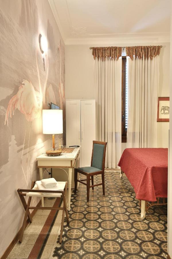 Madama Guest House ฟลอเรนซ์ ภายนอก รูปภาพ